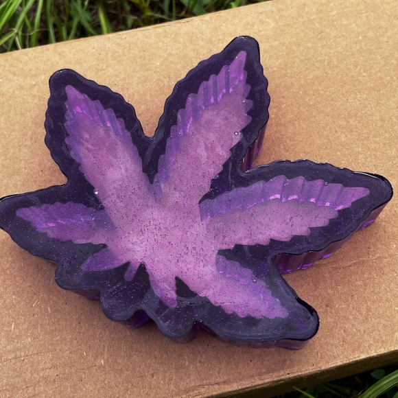 Resin Ash tray - Picture 4 of 4